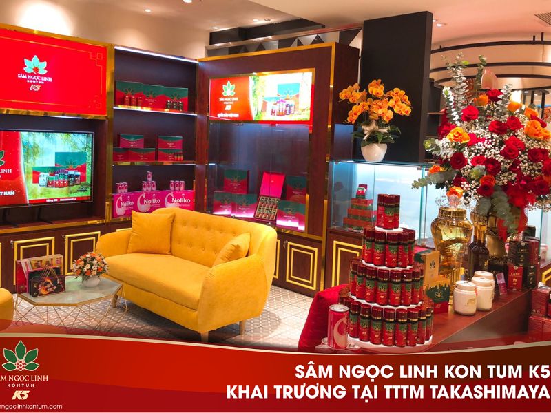 sam-ngoc-linh-kon-tum-k5-khai-truong-cua-hang-moi-tai-takashimaya (1)