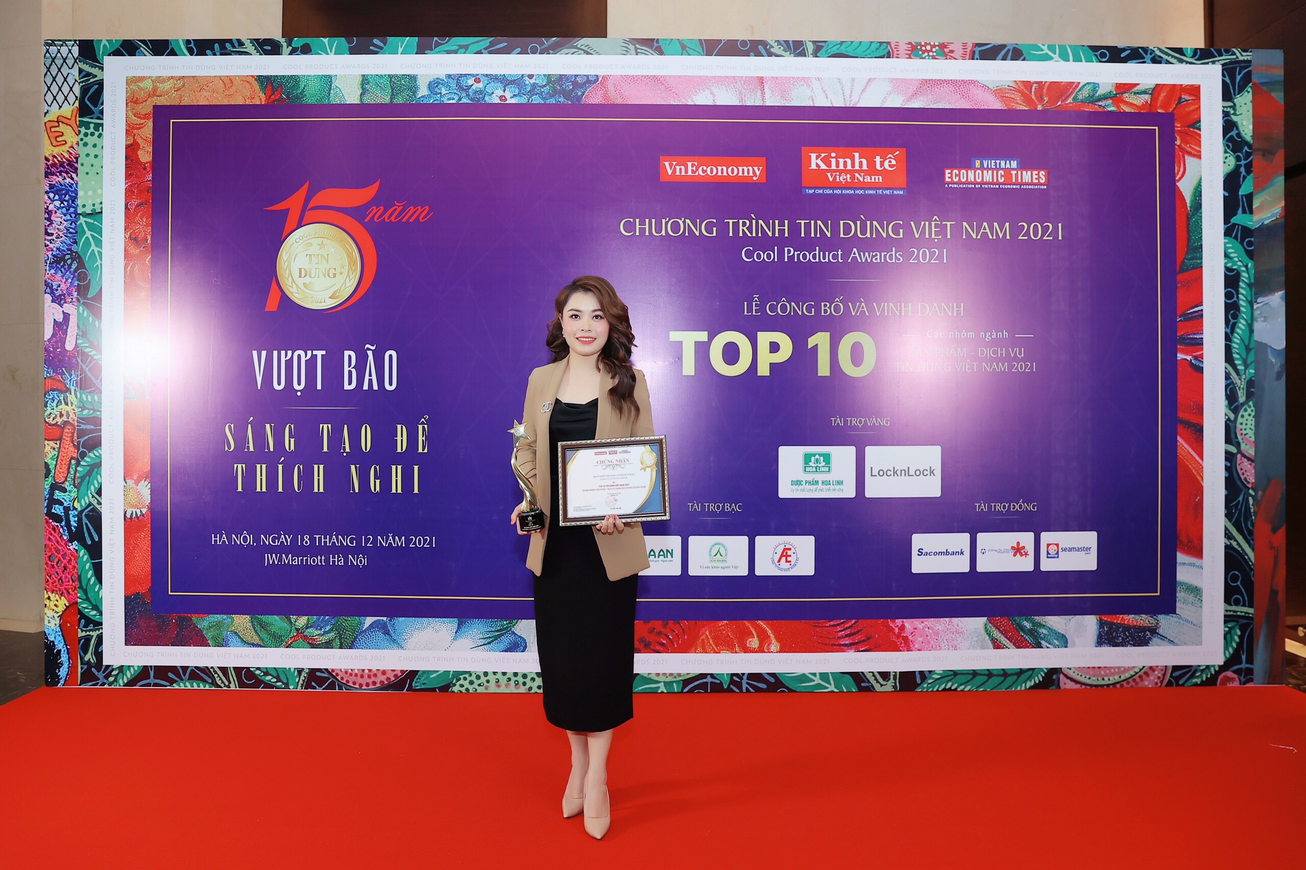 sam-ngoc-linh-kon-tum-k5-nhan-giai-thuong-tin-dung-viet-2021 (2)