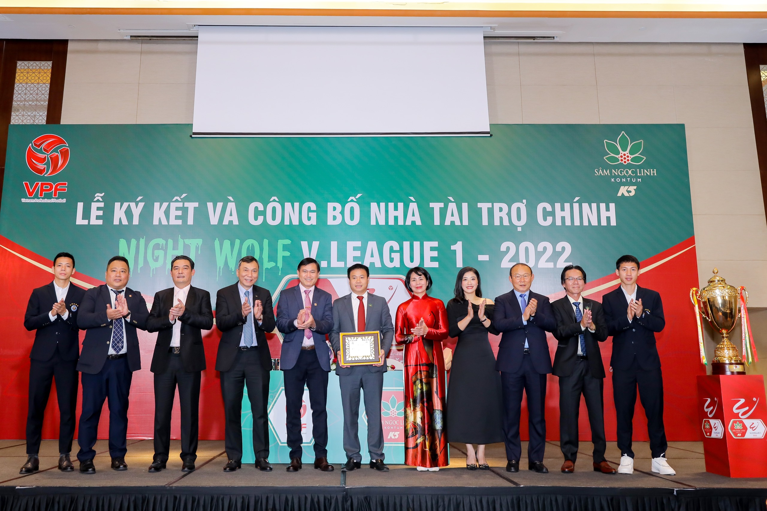 sam-ngoc-linh-kon-tum-k5-tro-thanh-nha-tai-tro-chinh-thuc-night-wolf-v-league-1-2022 (6)