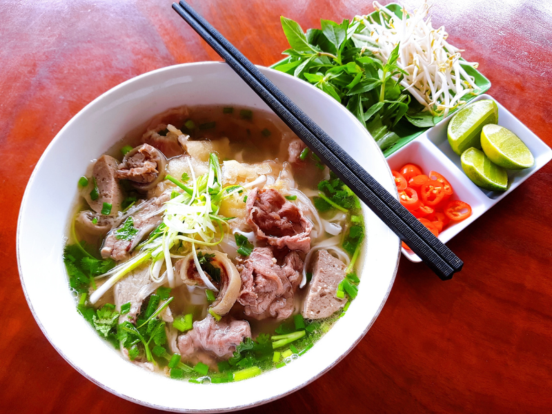 Phở Sâm Ngọc Linh là món ăn bổ dưỡng, thơm ngon cho gia đình Việt. 