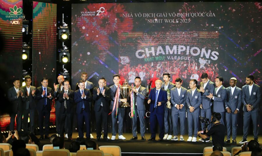 Đại diện Sâm Ngọc Linh K5 tham dự sự kiện V.League Awards 2023.