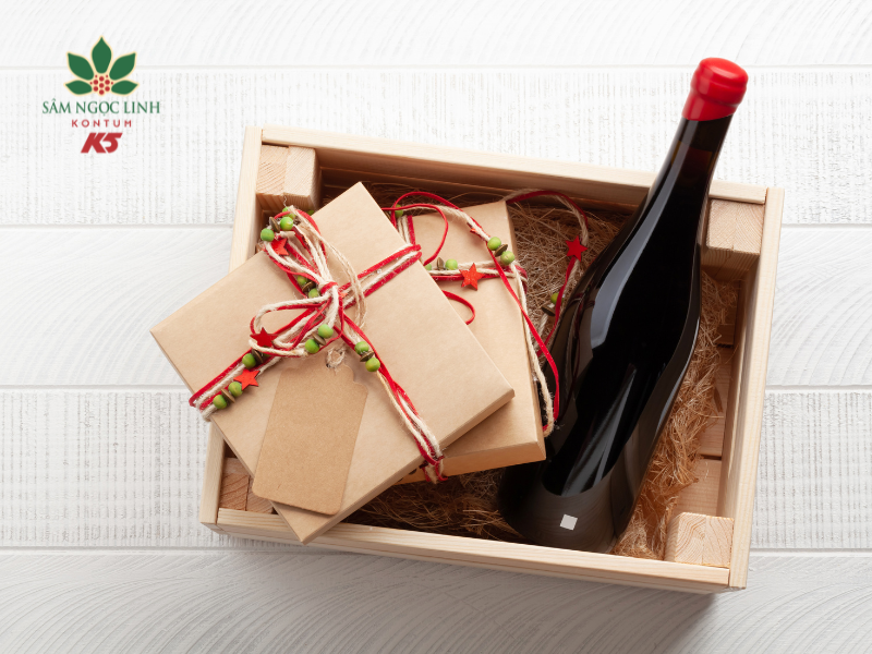 Hộp quà kèm rượu là xu hướng lựa chọn quà tặng của nhiều người.