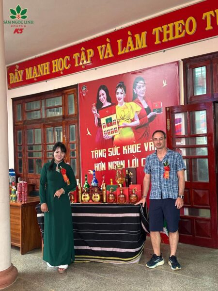 Gian hàng K5 được nhiều khách tham quan đến trải nghiệm và check in.