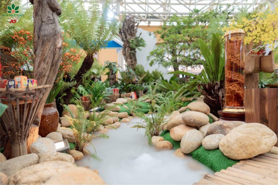 Không gian tạ vườn sâm Ngọc Linh thu nhỏ.