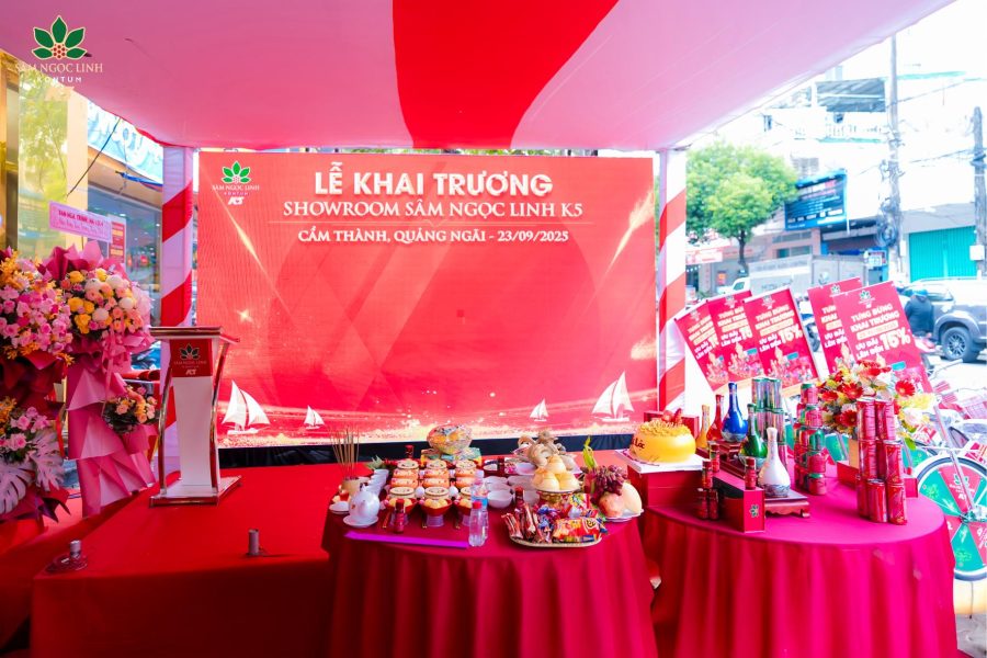 Không gian bên ngoài showroom.