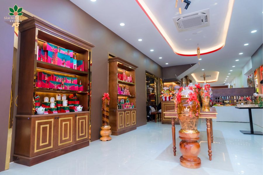 Không gian bên trong showroom Quảng Ngãi.