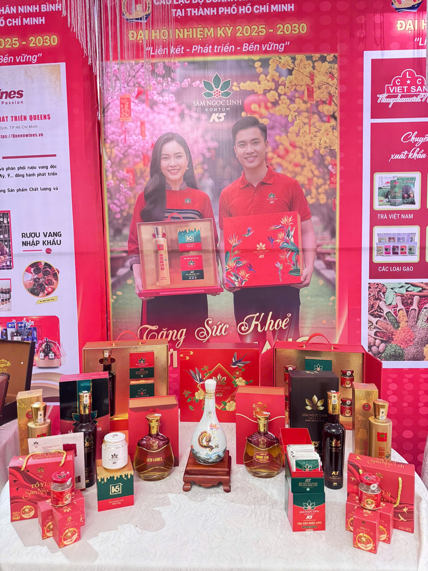 Các chế phẩm Sâm Ngọc Linh được trưng bày tại gian hàng K5.