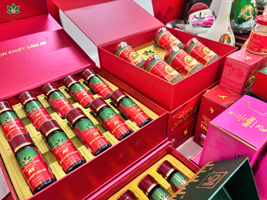 Các chế phẩm Sâm Ngọc Linh được trưng bày tại Hội thảo.