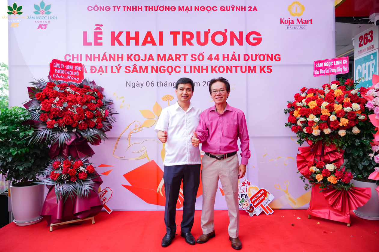 Đại diện K5 tham dự ngày khai trương showroom mới.