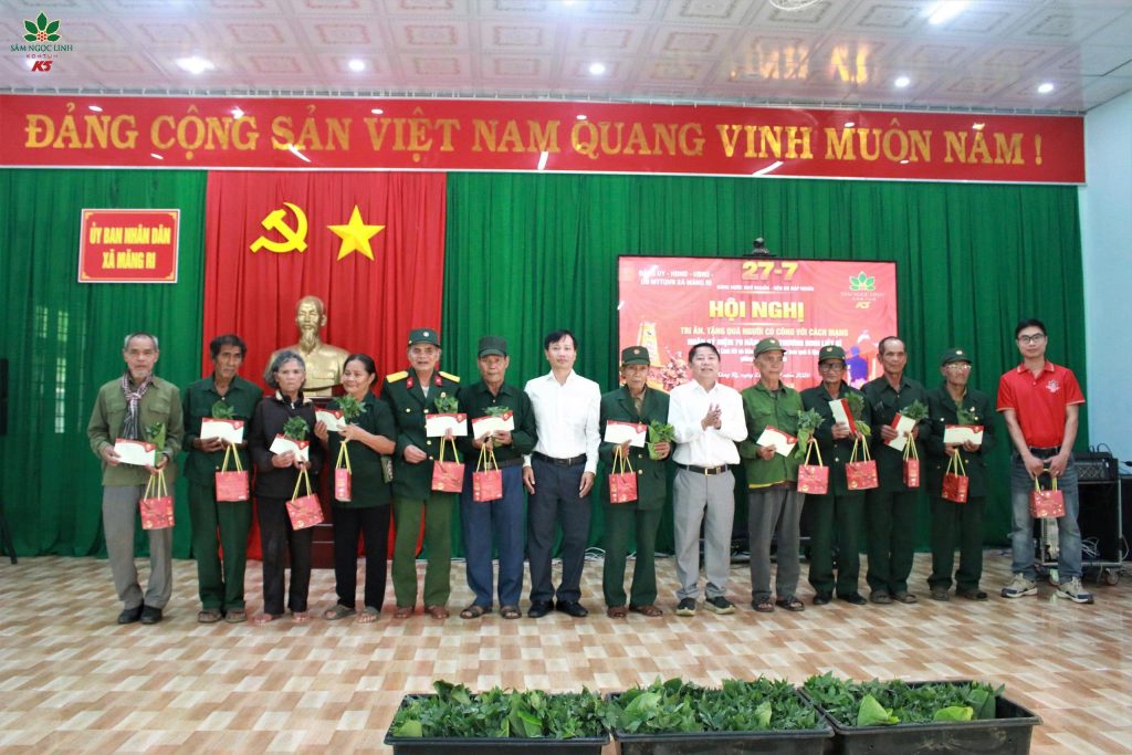 Sâm Ngọc Linh K5 trao sinh kế bền vững, tri ân gia đình người có công